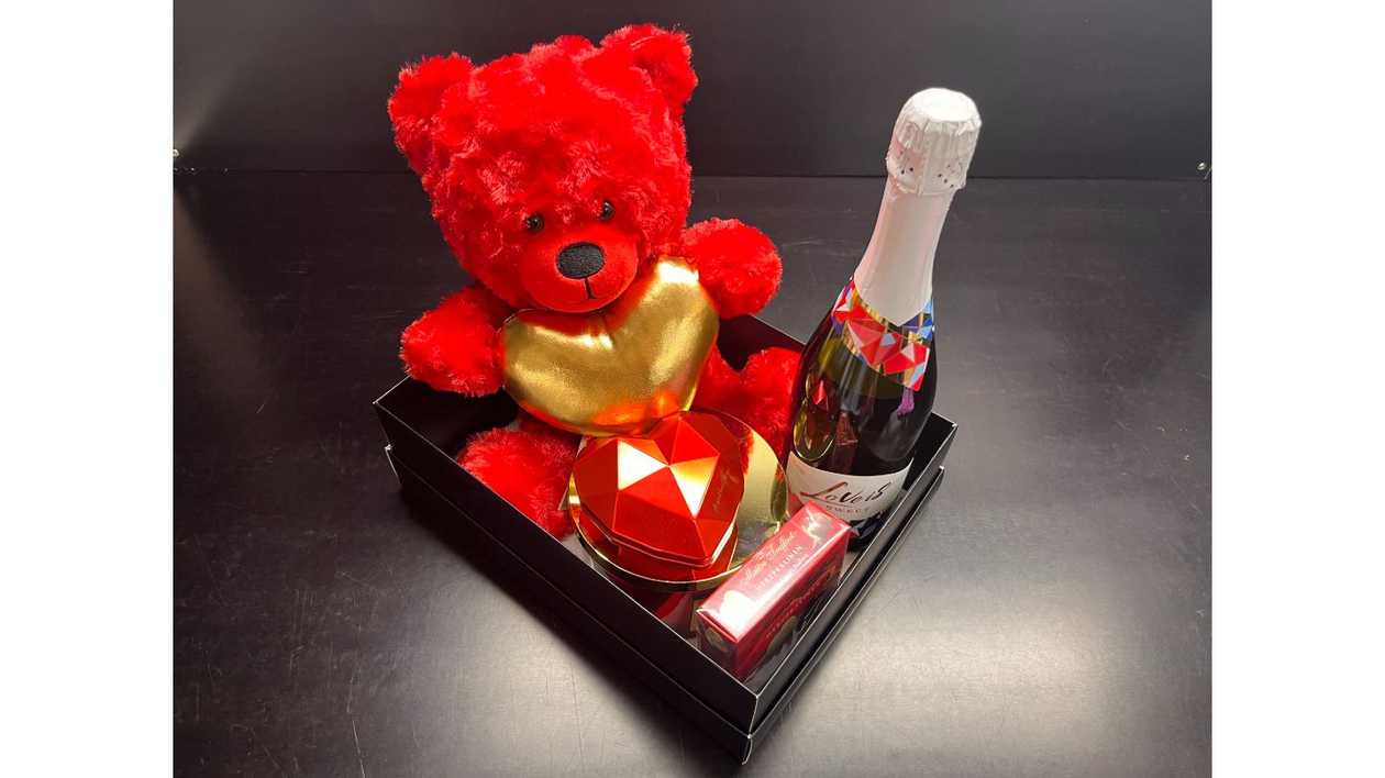 Lācis-Svece-Dzirkstošais-Dzēriens-Šokolādes-Konfektes