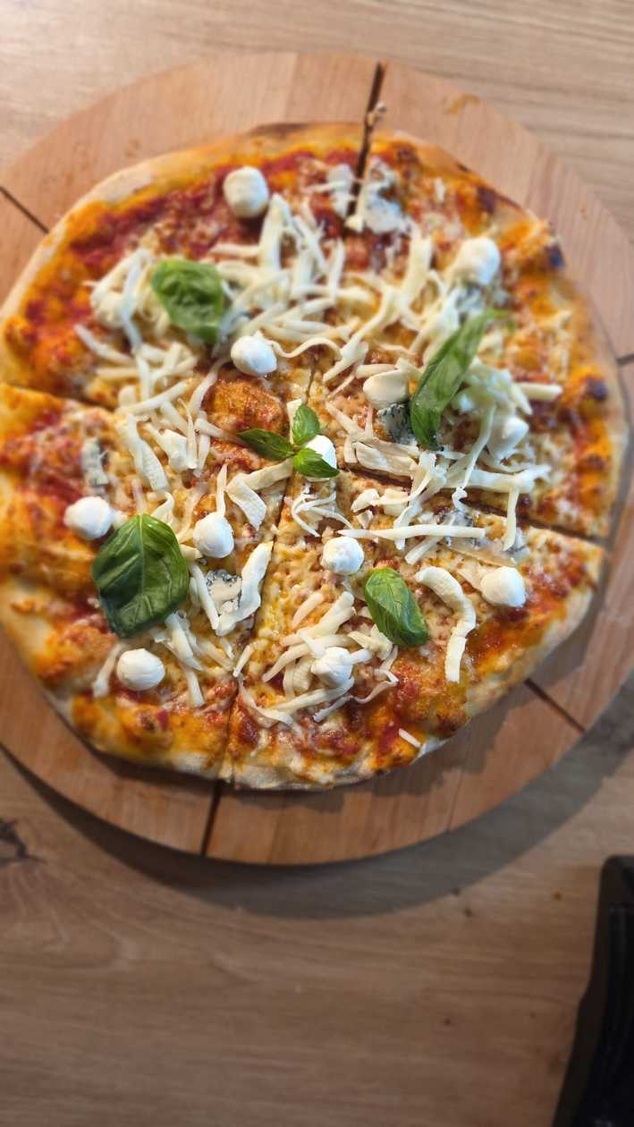 Pizza Quattro Formaggi