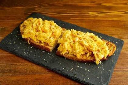 TOSTA DE OVO