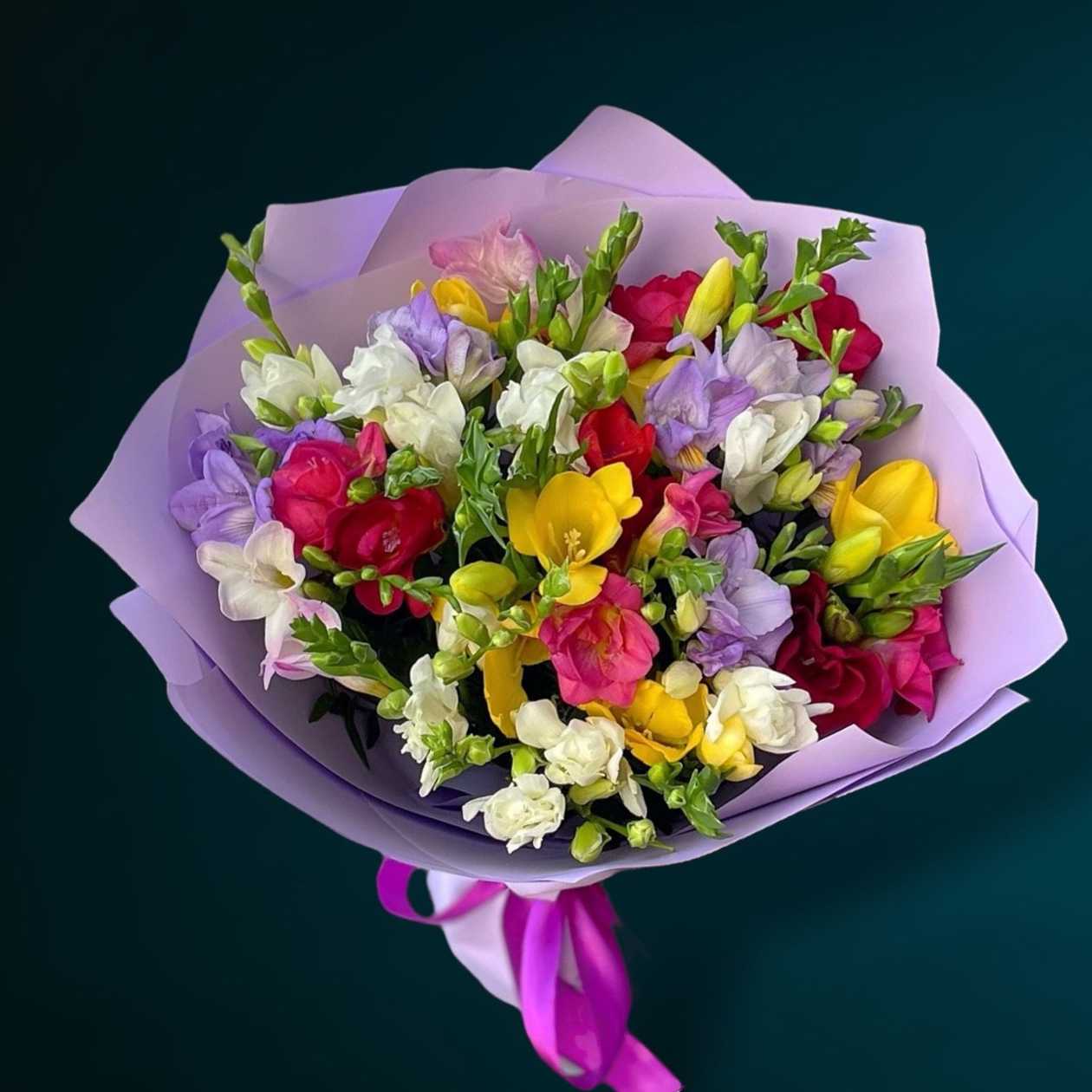 21 Mixed Freesias Bouquet