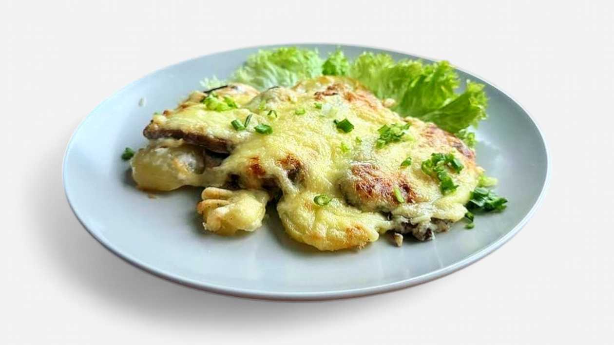 Baked Beef Tongue with Potatoes and Cheese