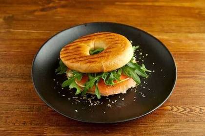 BAGEL DE SALMAO