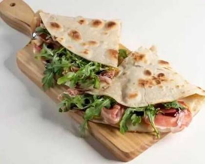 Piadina Bottega - Metade