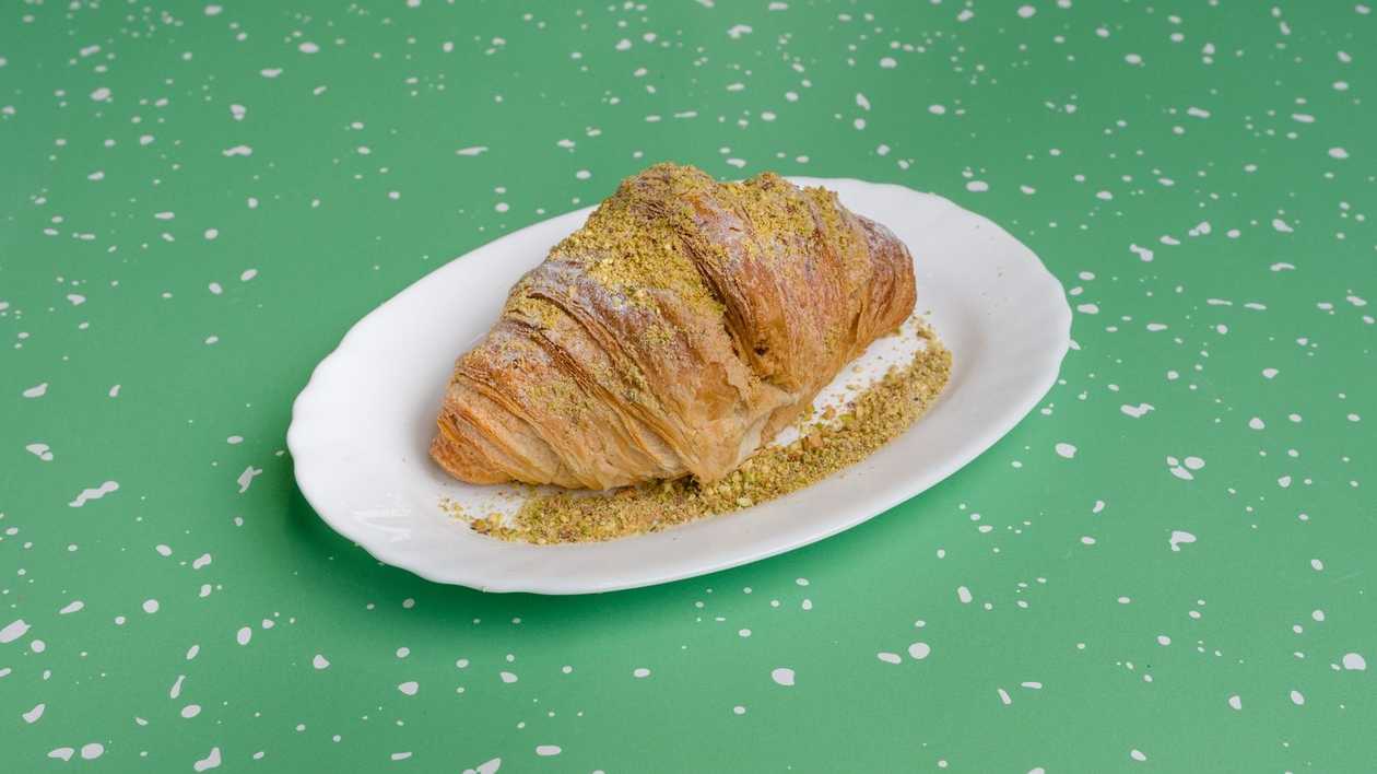 Круассан с фисташками