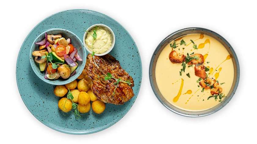 Kreminė vištienos sriuba + Kiaulienos sprandinės kepsnys