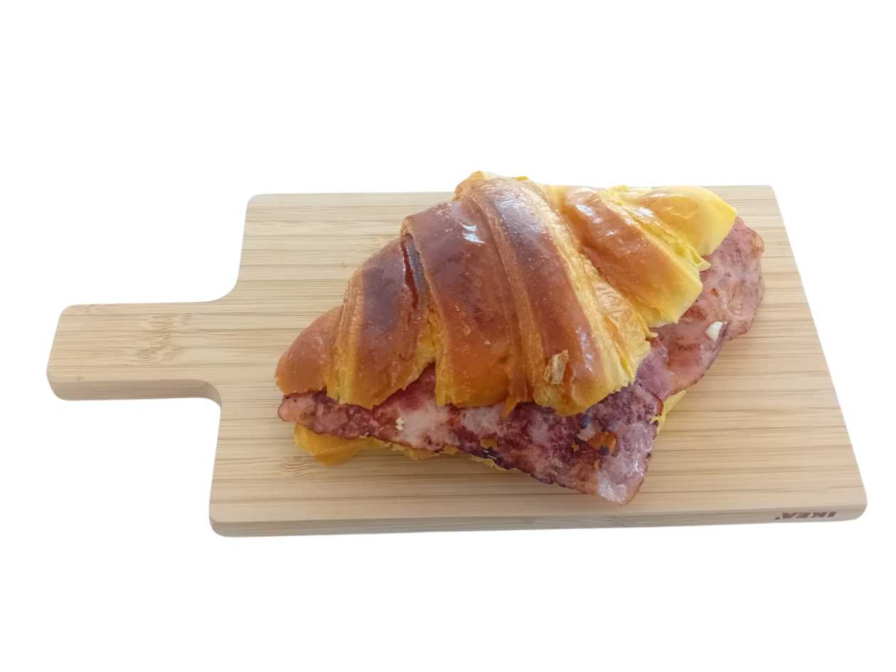 Croissant Ovos Mexidos e Bacon