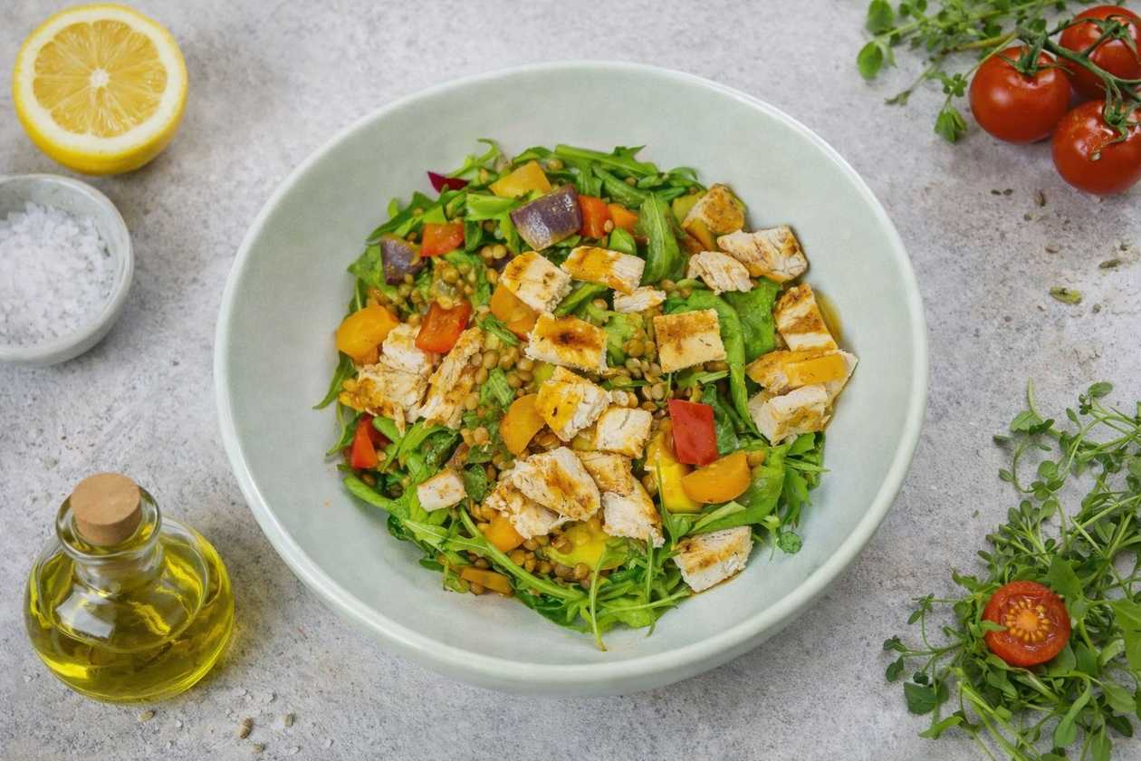 Salad with lentils and baked vegetables