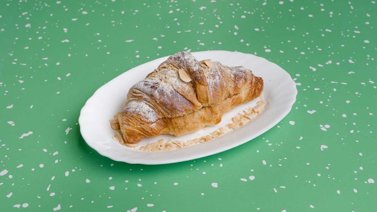 Круассан миндальный