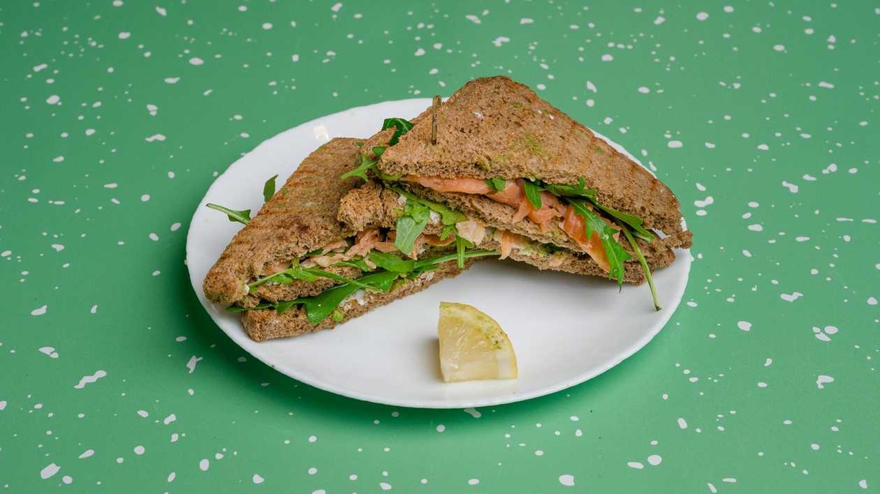 Тост с лососем