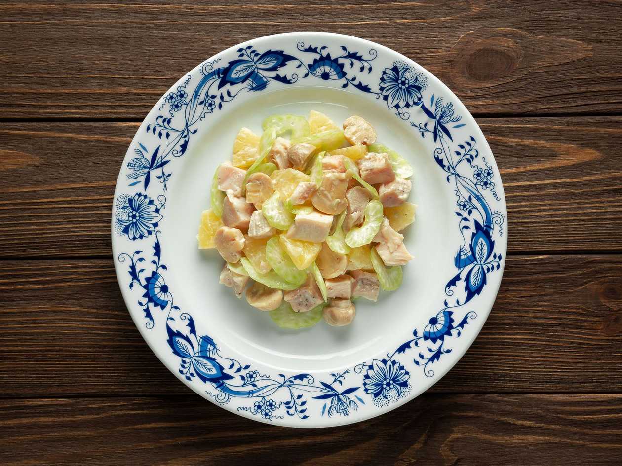 Салат з селерою та куркою