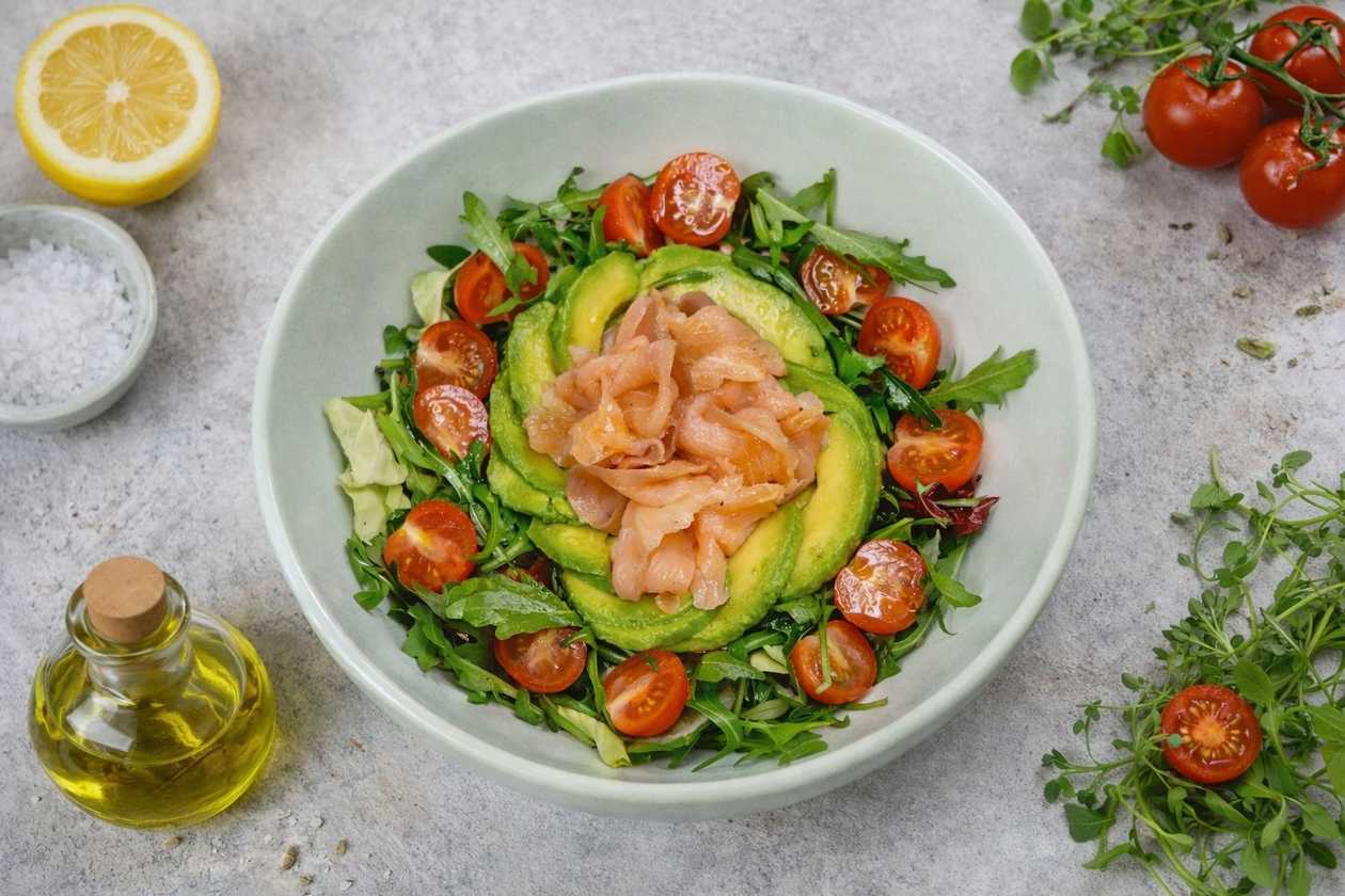 Smoked Salmon Salad with Avocado and Cherry Tomatoes