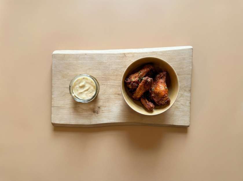 Spicy chicken wings with sriracha mayo