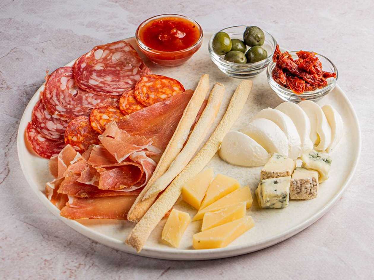 ПЛАТО АНТИПАСТО | 310г