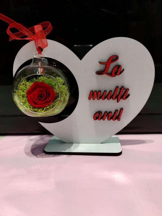 Heart Stand With Preserved Rose