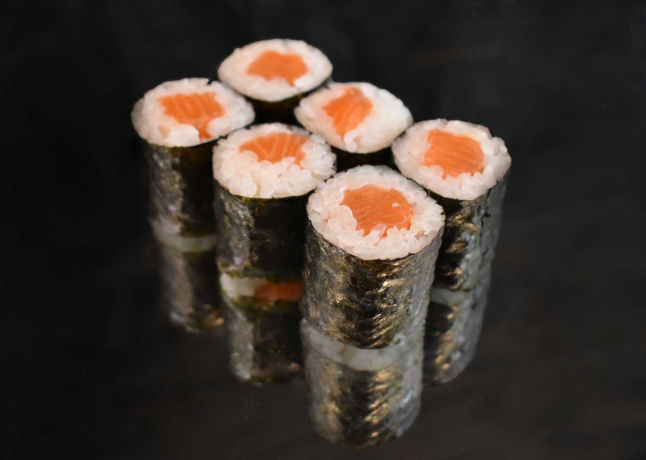 Salmon Clasic Maki