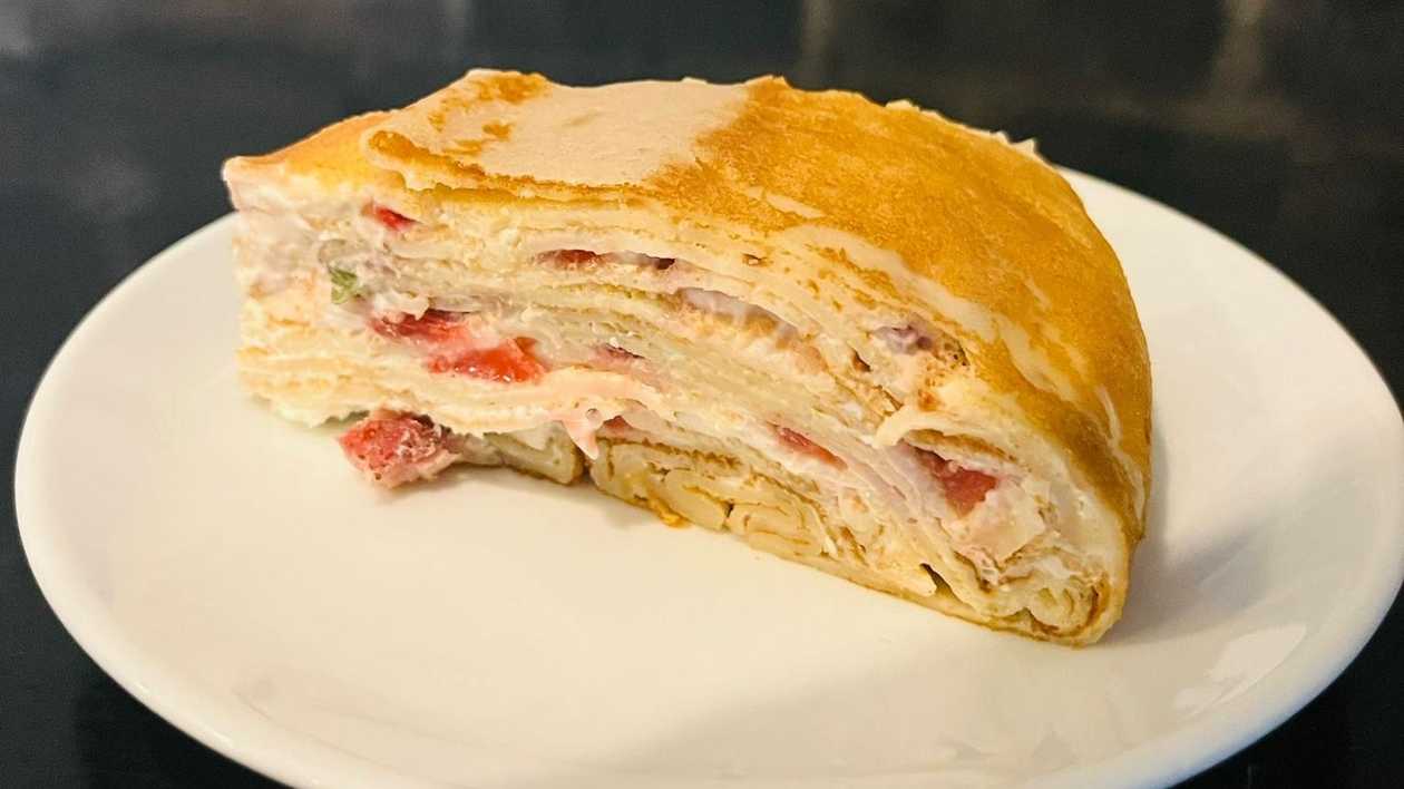 Çiyələkli Blinçik Tortu