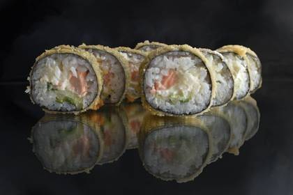 Salmon Fried Sushi Roll (400g)