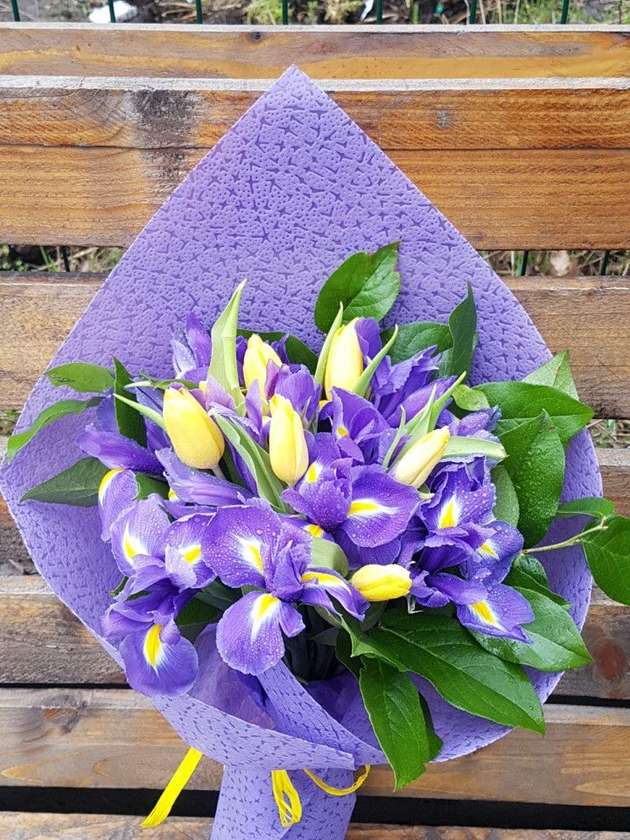 Bouquet 11 Irises and 10 Yellow Tulips