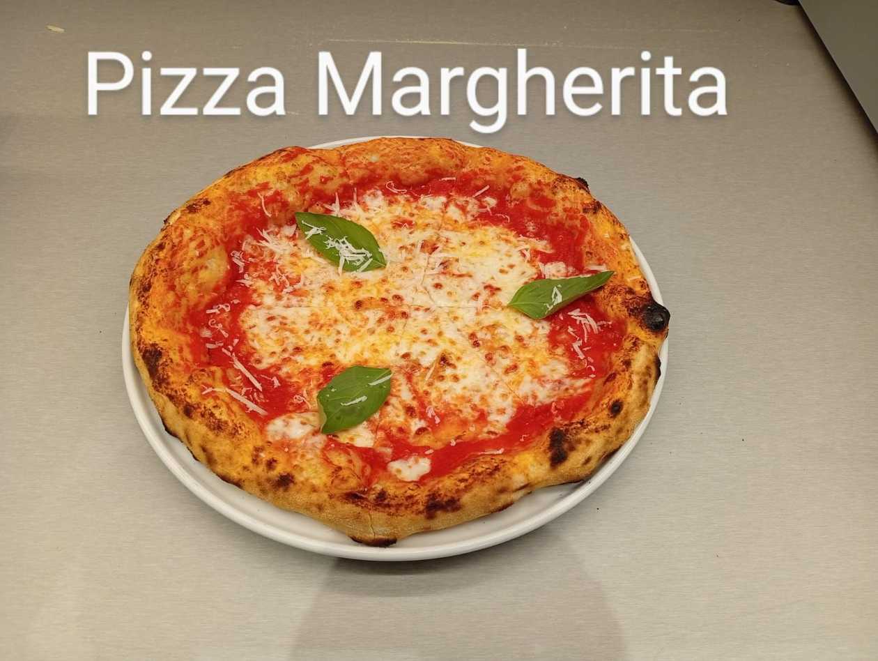Pizza MARGHERITA 👌😍❤️👍