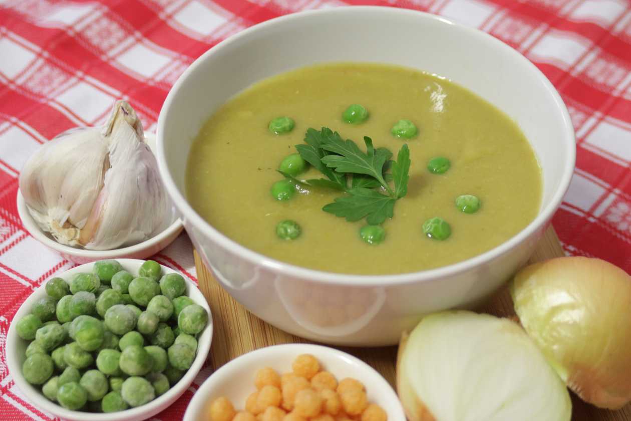 Creamy Pea Soup with Dumplings - al.9