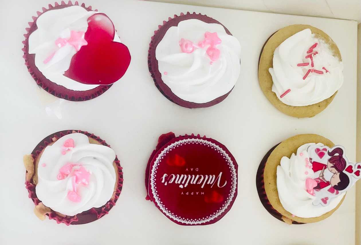 Freshly Baked Frosted Cupcakes 🧁✨