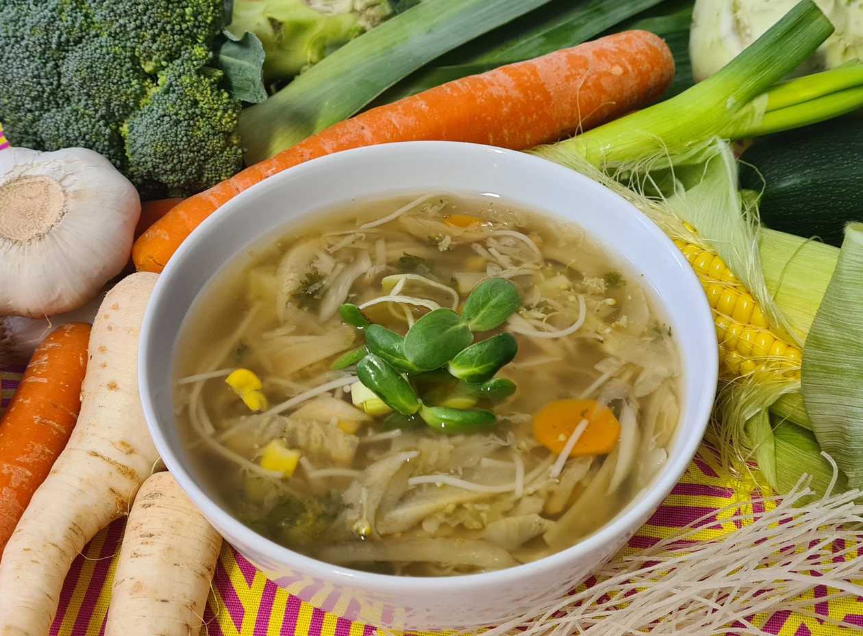 Vegetable soup with glass noodles and miso - al.9