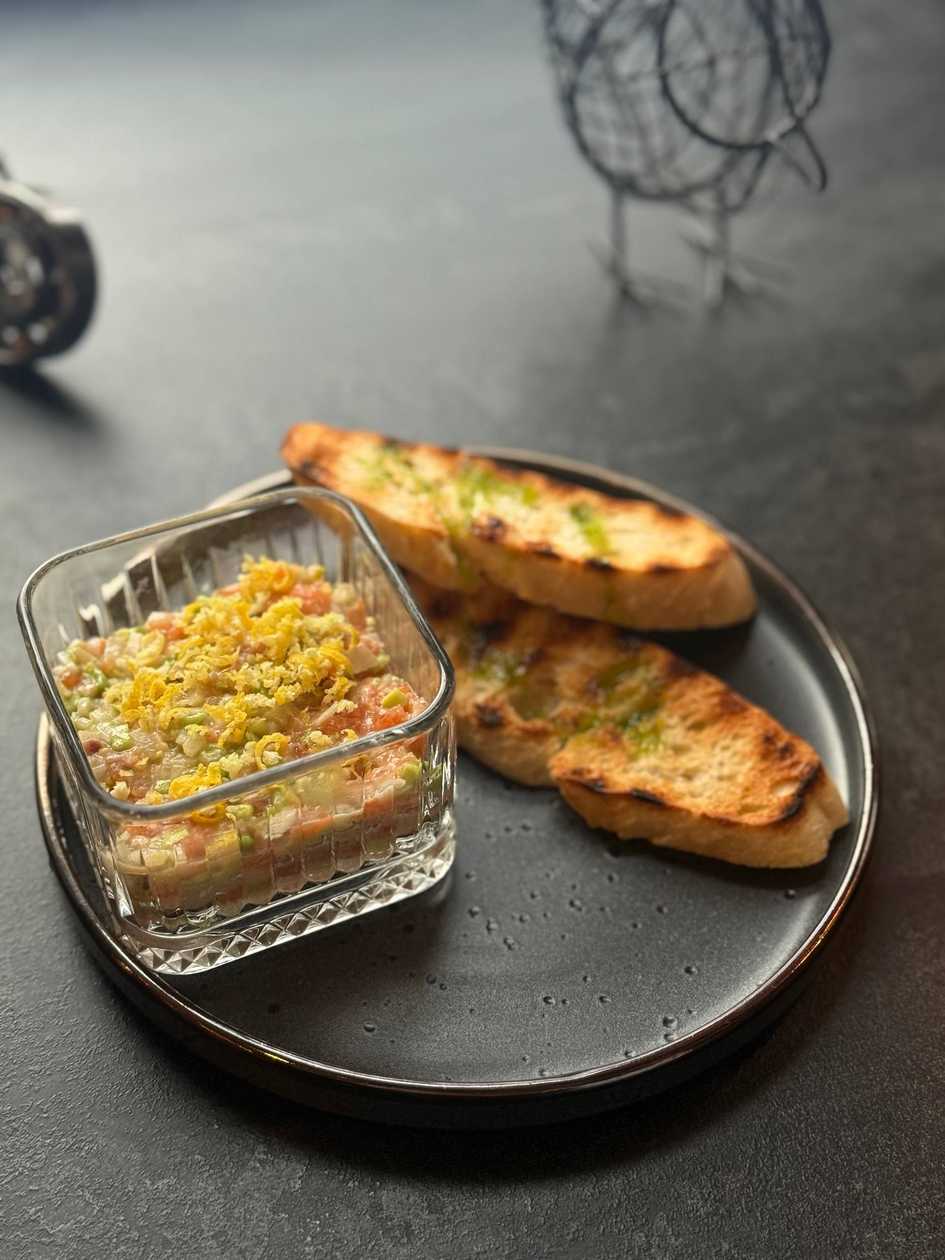 Тар тар з лосося