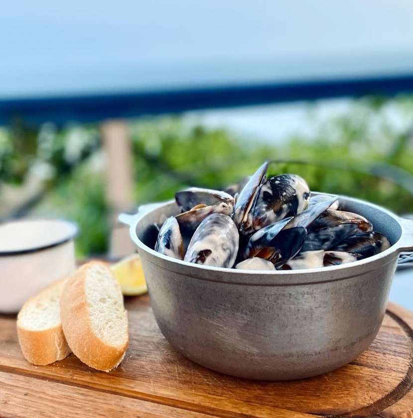 Black Sea Mussels in Cream Sauce