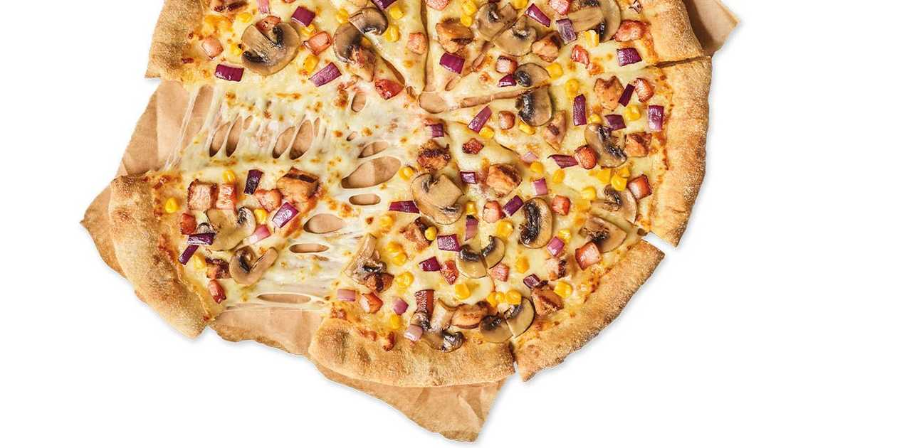 PIZZA CHICKEN MEETS BACON