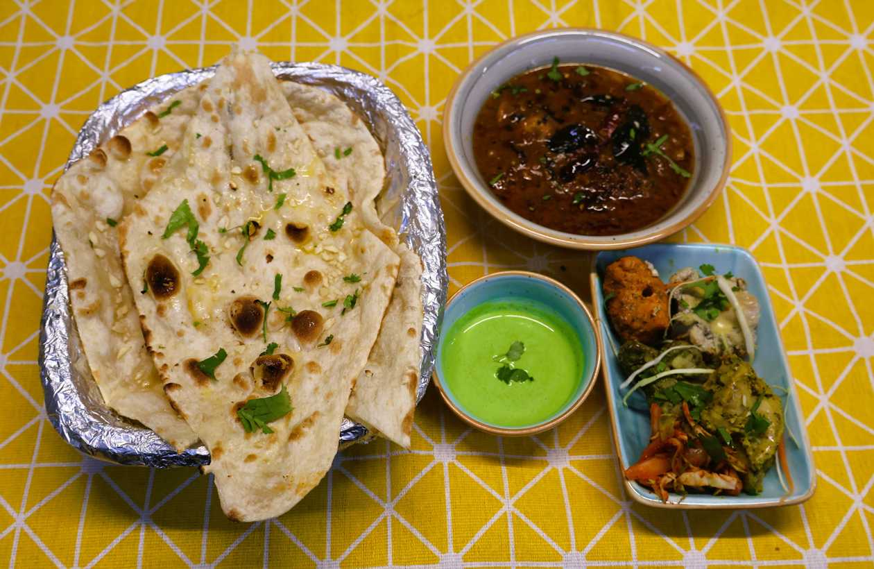 GARLIC NAAN COMBO