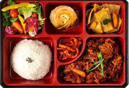 Jeyuk bokkum Dosirak