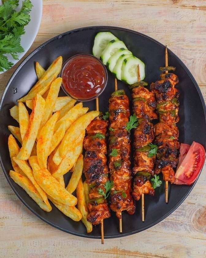 Chicken tikka + fries