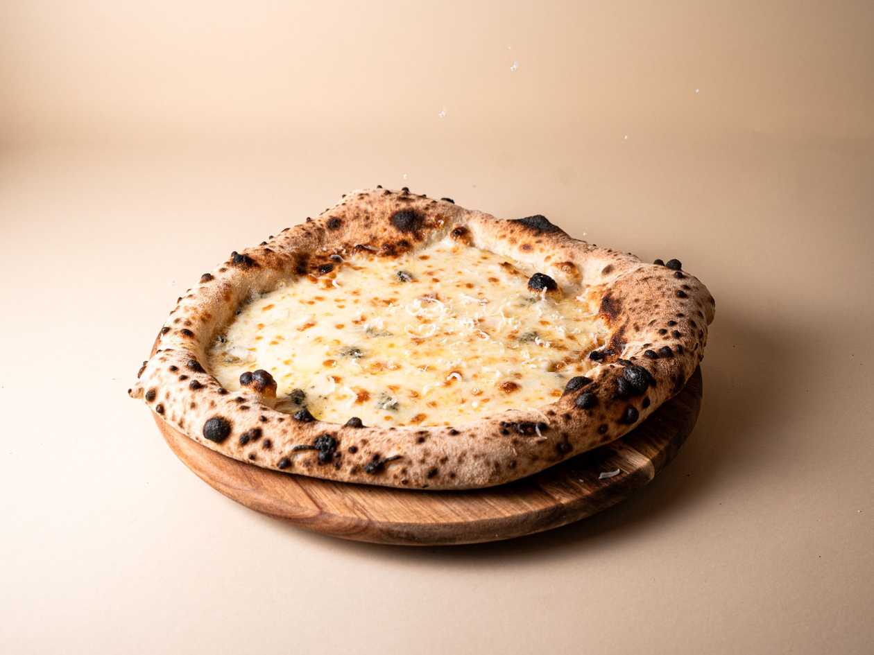 Cinque Formaggi Pizza