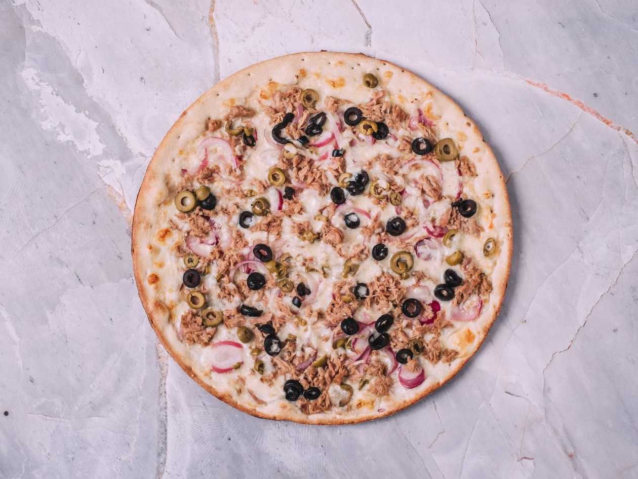 9. Tuna pizza