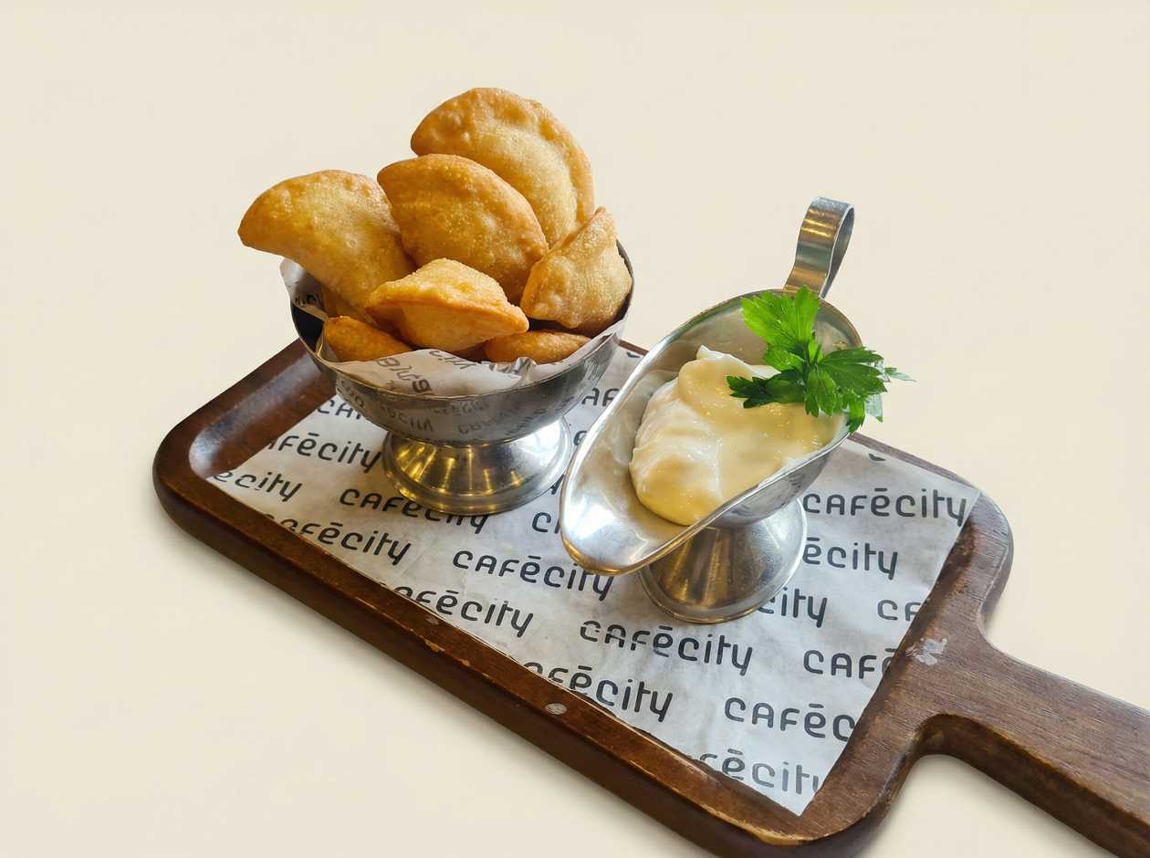 Fried Chicken Dumplings (8 pcs)