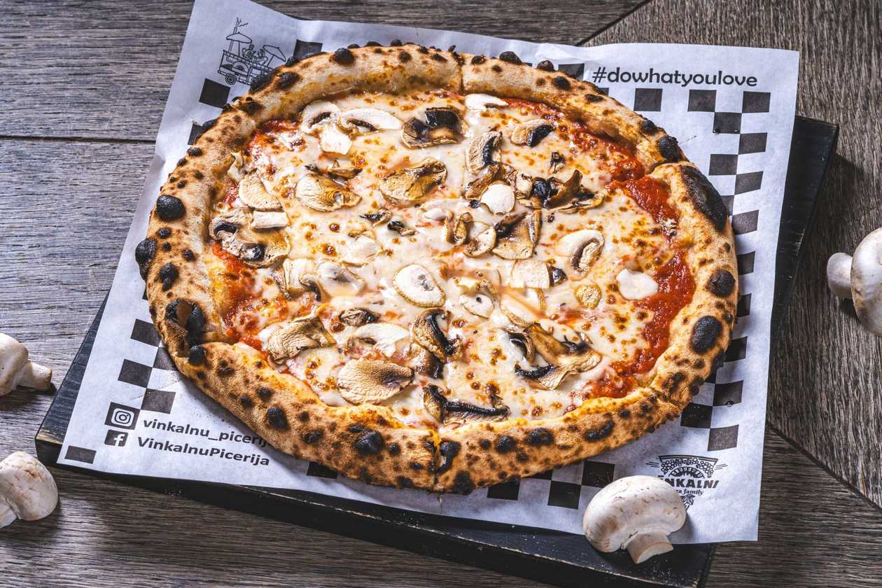 Ar sēnēm Napoletana