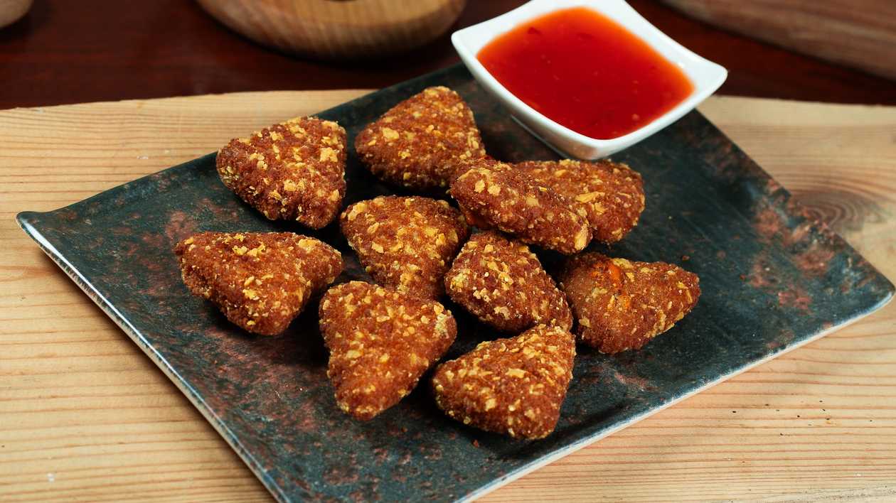 Spicy Triangles with Sauce