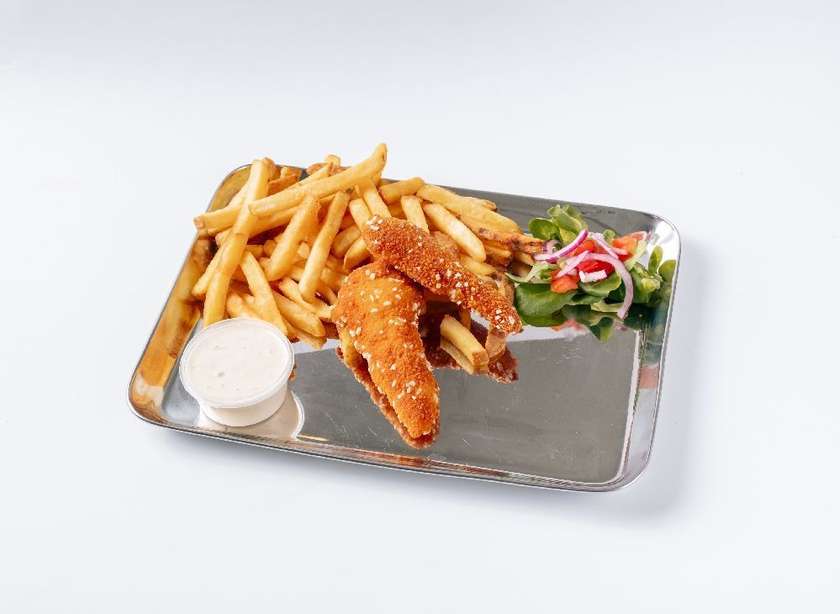 Stripsy s hranolky + salátek a dip