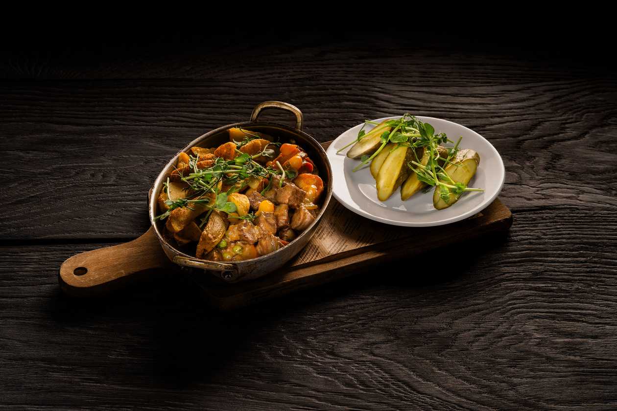 Veal pieces, slow-cooked in apple juice