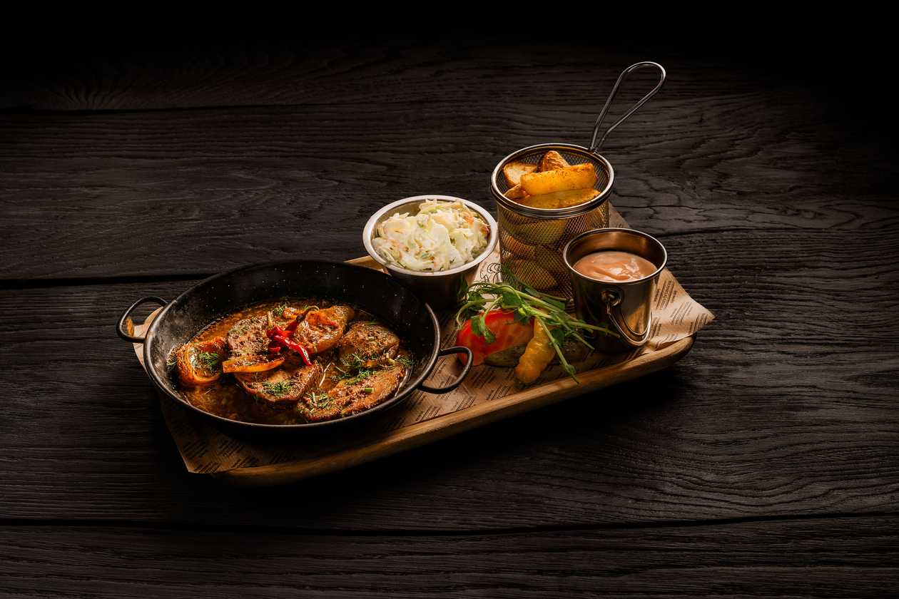 Spicy and brittle, mouth-watering pork