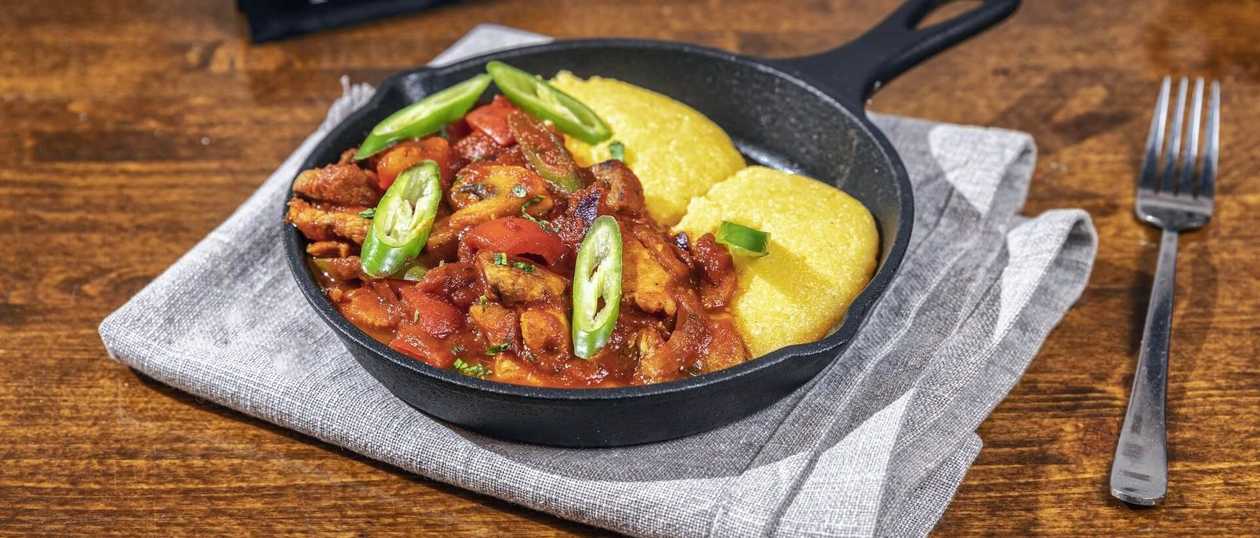 Tigaie mixă picantă cu mămăliguță