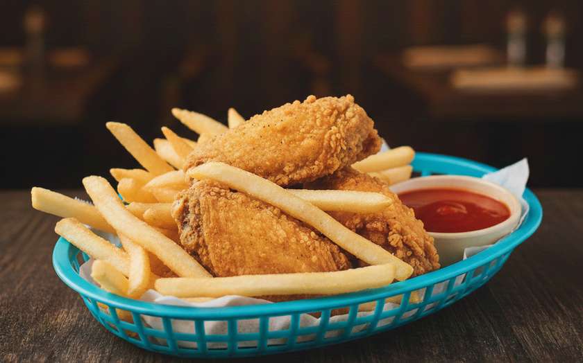 Crispy Wings (6pcs) with Fries