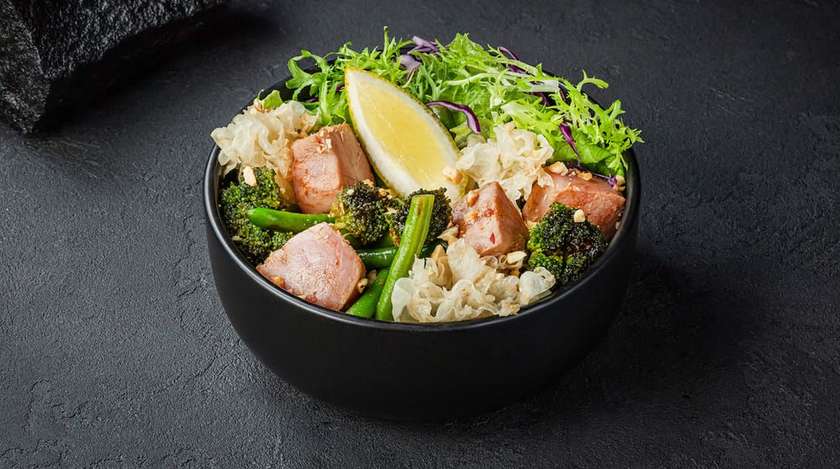 Боул з тунцем в соусі Пад Тай