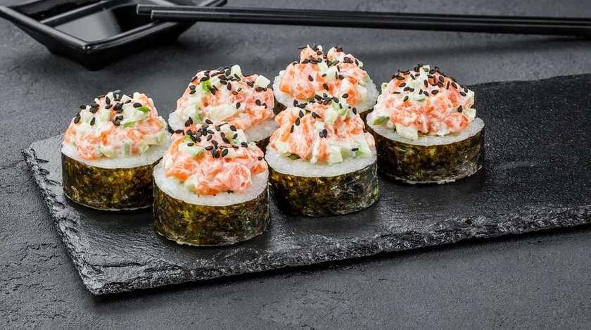 Рол Фелікс з лососем