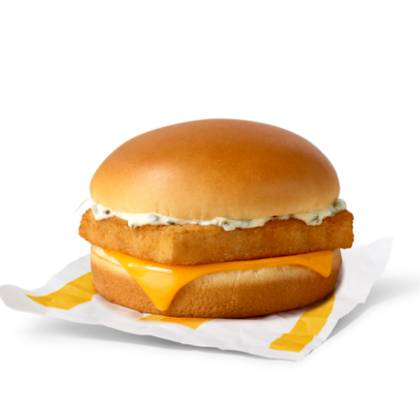 Filet-O-Fish Sandwich with Fish, Cheese, Sauce 136g