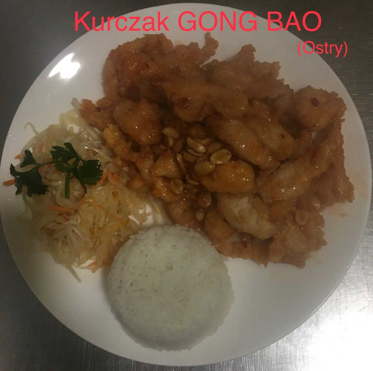 Kurczak Gong-bao Smażony z Orzechami