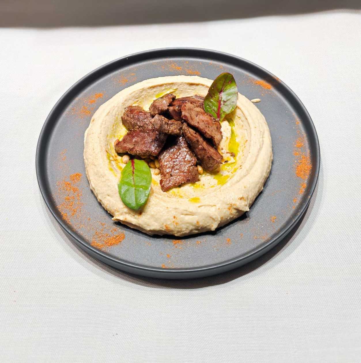 Sirloin Hummus - Hummus cu Vrabioara