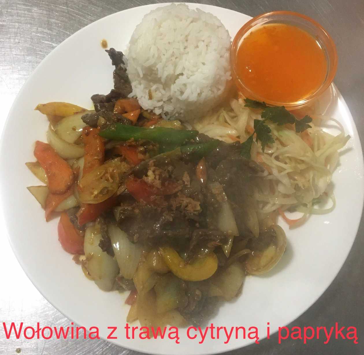 Wołowina z Trawą Cytrynową i Papryką
