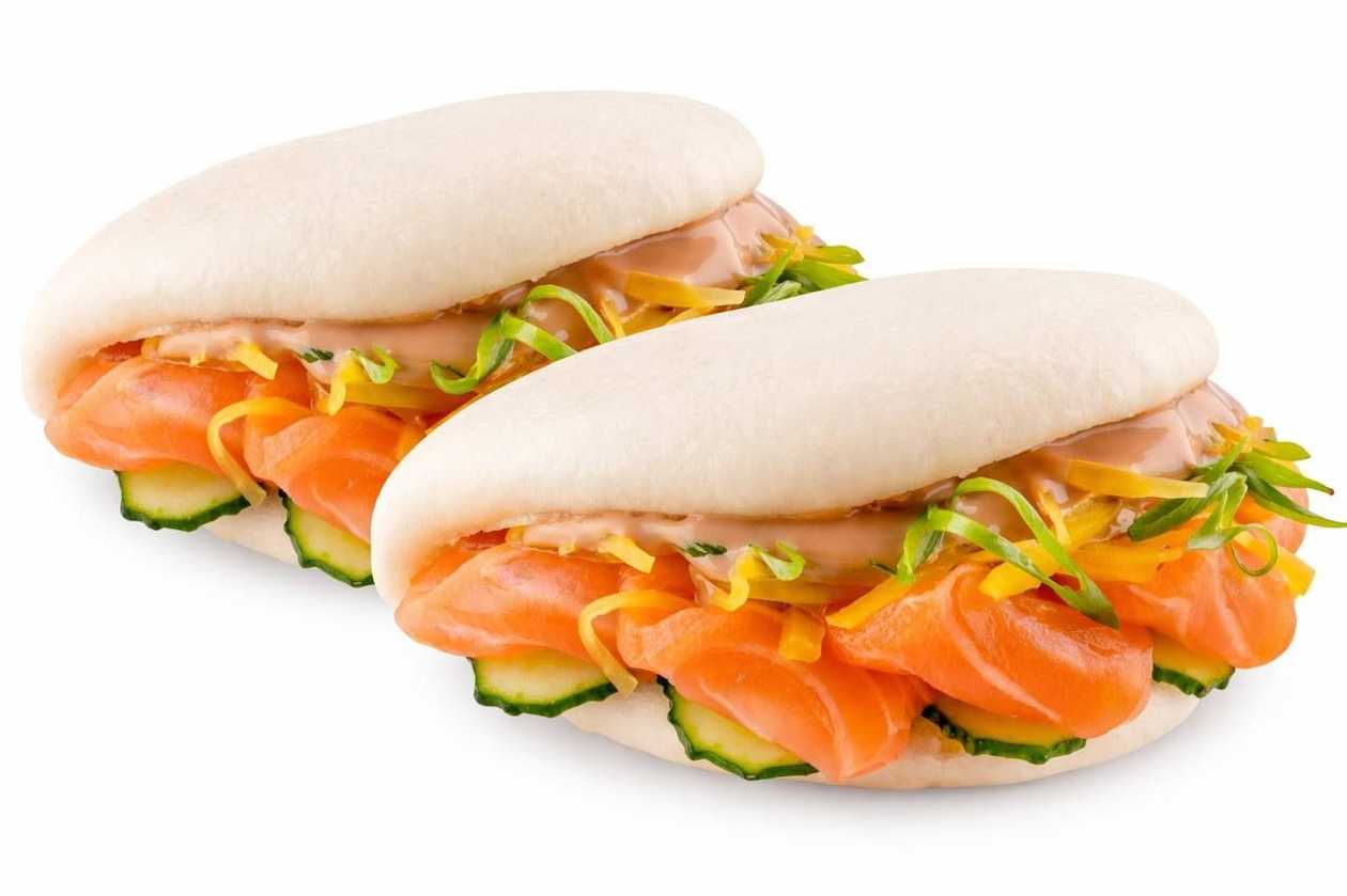 Bao with salmon and takuan, 2 pcs