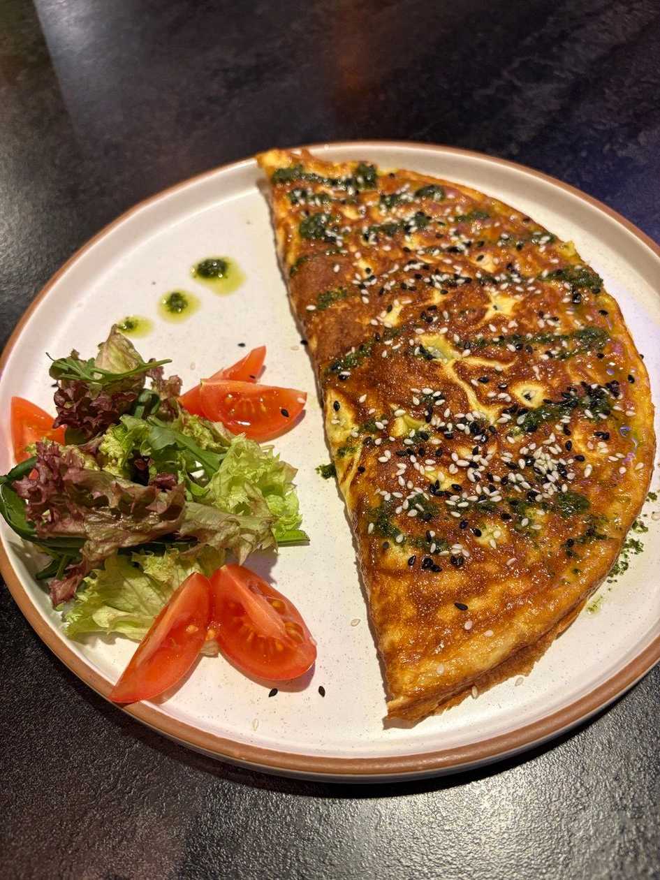 Омлет з баликом та кунжутом